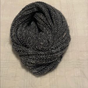 💎 Chunky Infinity Scarf Nine West